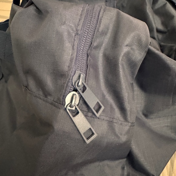 Uniqlo Collapsible Bag Navy NWOT - Picture 7 of 9